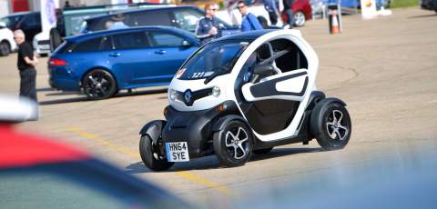 2 seater store battery powered car